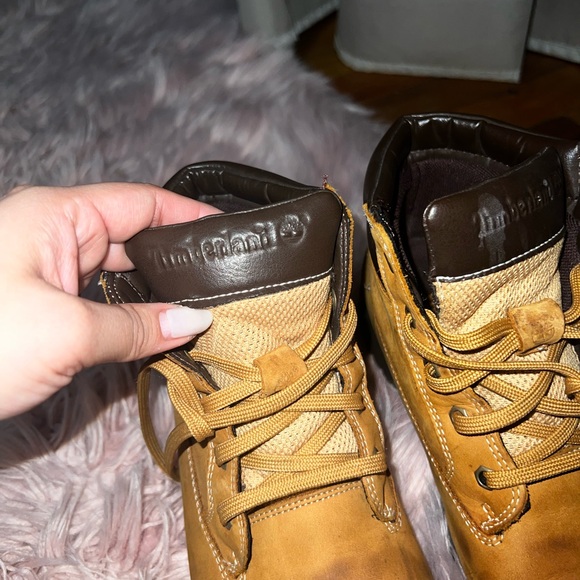 Vintage Woman’s leathered Timberland boots - Picture 4 of 8